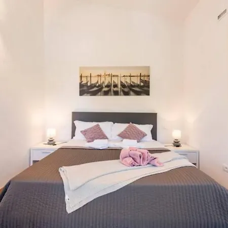 Venice B&B 스피니아